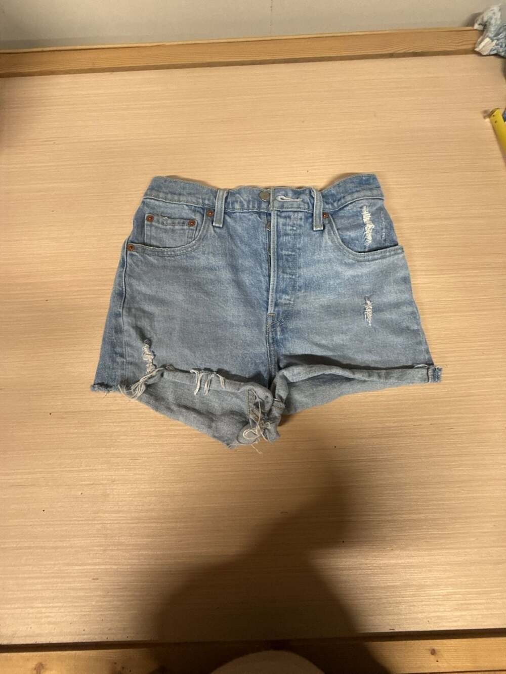 Levi's Ribcage Short Size 26 - Picture 2 of 8